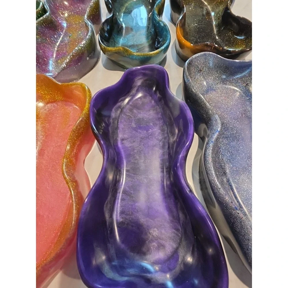 Handmade Resin Long Wavy‎ Edge Bowl. Price Is For One Bowl